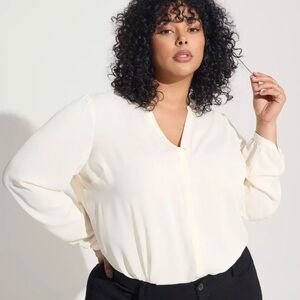 Torrid Classic Cream Blouse